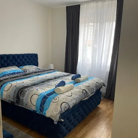 Cvetanov Trg Lux 1 *